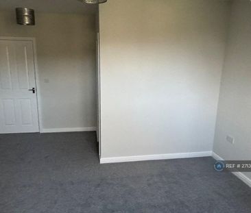 2 bedroom penthouse to rent - Photo 2