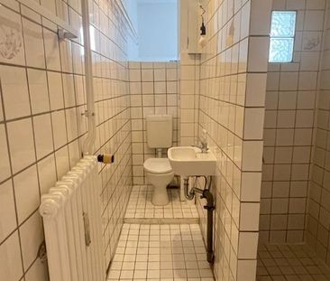 Modernisierte 2-Zimmer-Altbauwohnung mit 2 Balkonen I Einbauküche I... - Photo 3