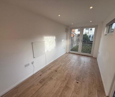 2 bedroom House To Let Total Size: 786 SQ FT - Photo 5