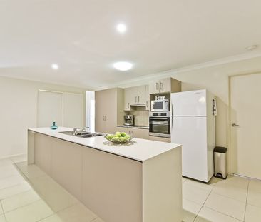19 Rolland Pde, Warner QLD 4500 - House For Rent - $785 | Domain - Photo 5