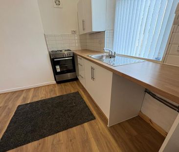 3 bedroom end of terrace house to rent - Photo 5