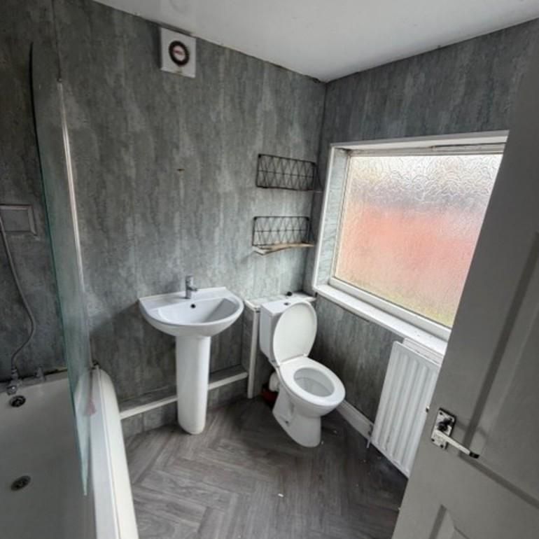 3 bedroom semi-detached house to rent - Photo 1