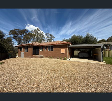 13 Tabletop Court, Thurgoona, NSW 2640 - Photo 1