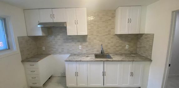 Luxueux 3 ½ Neuf à Louer – Anjou – Avec Stationnement Privé - Photo 2