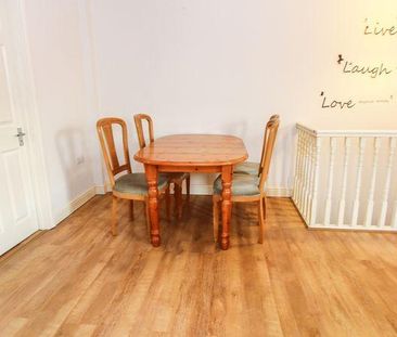 3 bedroom flat to rent - Photo 3