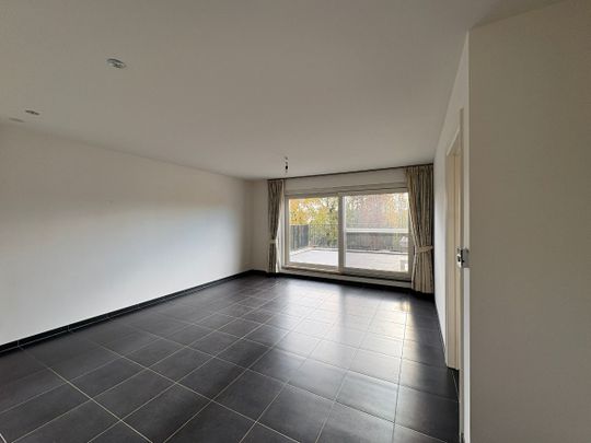 Duplexapp. met 2 slpkls en ruim terras in Herk-de-Stad - Photo 1