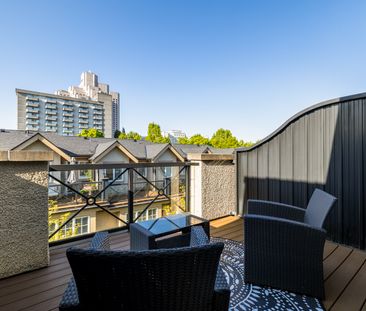 Charming Townhome In The Heart Of Fairview | Laurel Street | 3 Bed ... - Photo 4