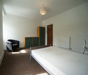 4 Victoria Park - Photo 3