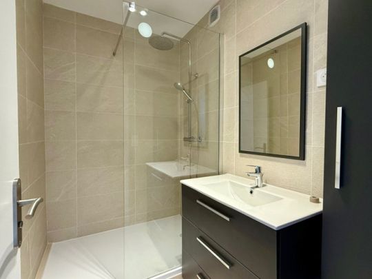 Libre le ..Maintenant Mt Loyer :630 Mt des charges :110 - Photo 1