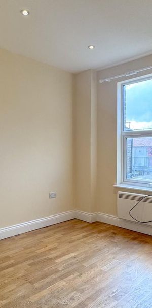 High Street, Enfield - Photo 1