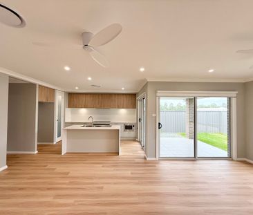 36 Craftsman Road, North Rothbury - Photo 2