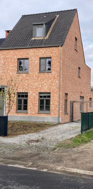 Huis - Te huur - Photo 2