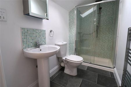 6 bedroom detached house to rent - Photo 5