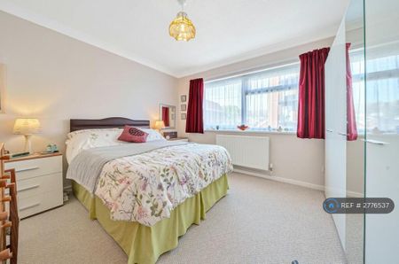 2 bedroom maisonette to rent - Photo 3