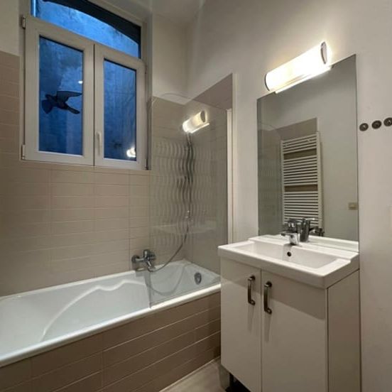 Appartement te huur - Photo 1