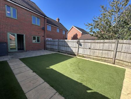 3 bedroom semi-detached house to rent - Photo 3