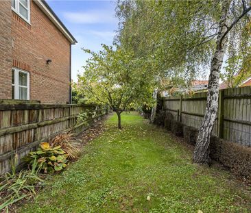 3 bedroom detached house to rent - Photo 2