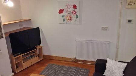 Flat 1, 50 Headingley Avenue, Headingley, Leeds - Photo 3