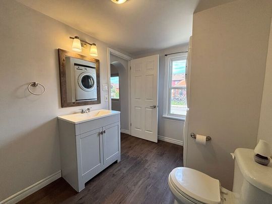 $1,650 / 1 br / 1 ba / 460 King William St unit 2 - Photo 1