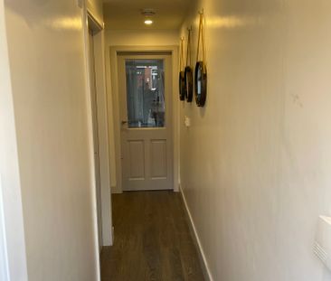 St. Margaret Road Room 4 - Photo 5