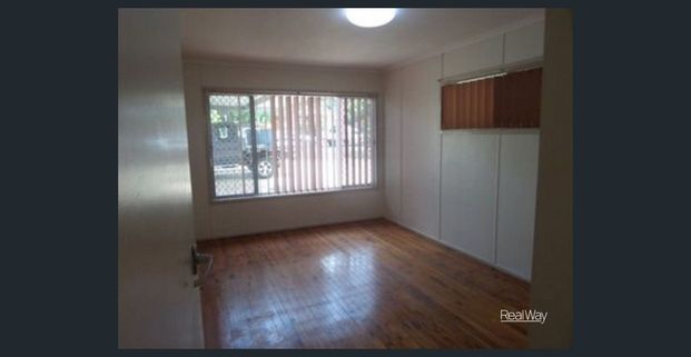 Affordable Two Bedroom Unit Within walking Distance To Local Shopping Centre And Public Transport - Photo 1