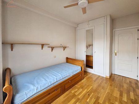 Piso de alquiler en Calle Convento, Casco Antiguo - Photo 2