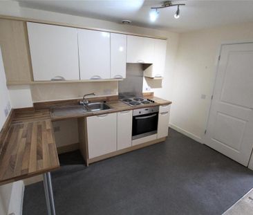 2 bedroom mews to rent - Photo 6