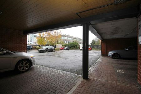 2 bedroom ground floor flat to rent - Photo 2