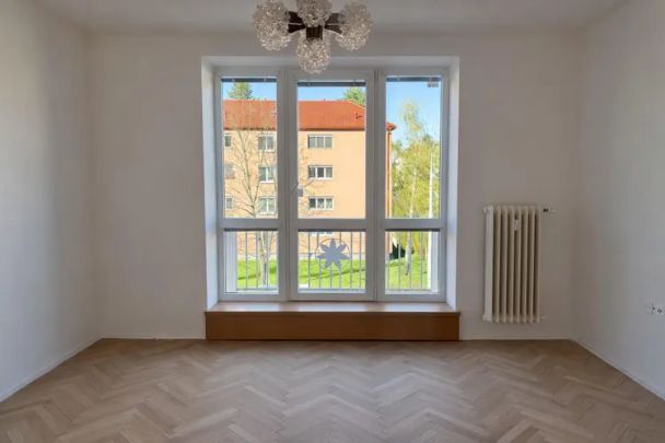 Pronájem světlého bytu 2+1 s balkonem, Brno ulice Chládkova - Fotografie 1