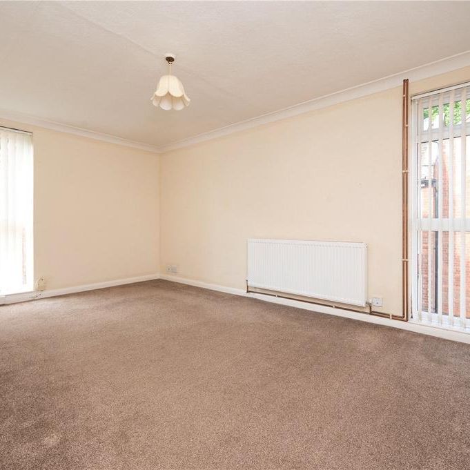 2 bedroom maisonette to rent - Photo 1