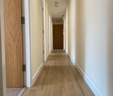 4 bedroom flat to rent - Photo 2