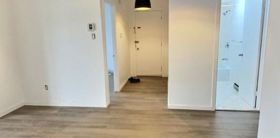 Saint Léonard- 4 1/2 avec stationnement-visite libre 23 novembre 2025 de 14:00-16:00 - Photo 2