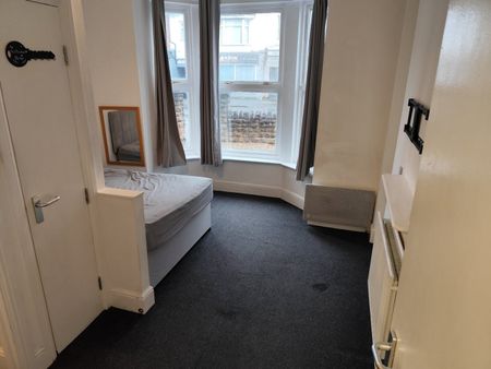 1 Bed Flat, Woodborough Road, NG3 - Photo 3