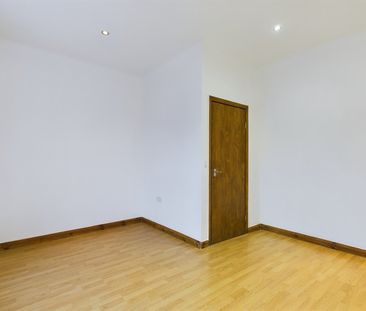 2 Bed Maisonette, Garratt Terrace, SW17 - Photo 4