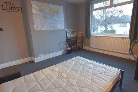 4 bedroom end of terrace house to rent - Photo 4