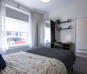 Completely remodelled to spectacular standard! - Photo 5