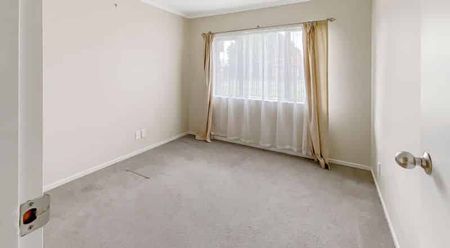 Clendon Park living! - Photo 5