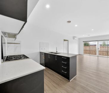 EAST FACING LOW MAINTENANCE LIVING - Photo 5