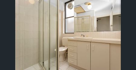 Two-Bedroom Apartment in a Convenient Central Location - Photo 5