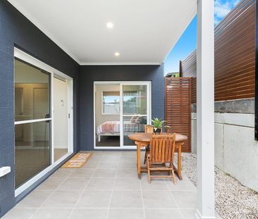 Stunning Designer Home - Photo 5