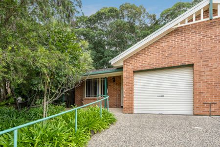 Spacious 3-Bedroom Duplex in Leafy Mt Hutton Location - Photo 4