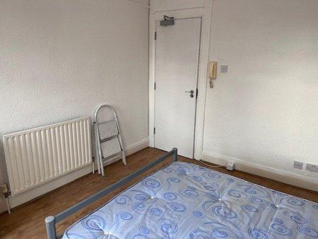 House share to rent - Photo 3