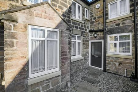 3 bedroom terraced house to rent - Photo 3