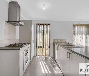 Modern 3x2 Family Home in Dalyellup - Photo 2