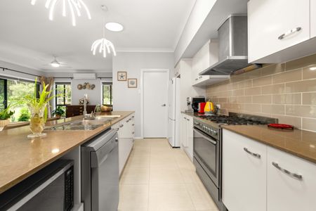 2 Gladioli Vista, Bomaderry NSW 2541 - House For Rent | Domain - Photo 5