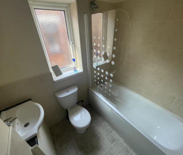 4 Bed Semi-Detached House, Milverton Road, M14 - Photo 2