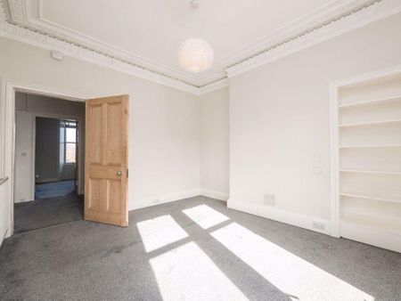 4 bedroom terraced house to rent - Photo 5