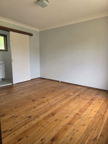 1 Bedroom Flat - Photo 2