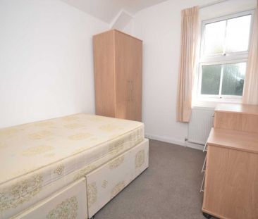 6 Bed - Grange Avenue, Uni Area - Photo 5