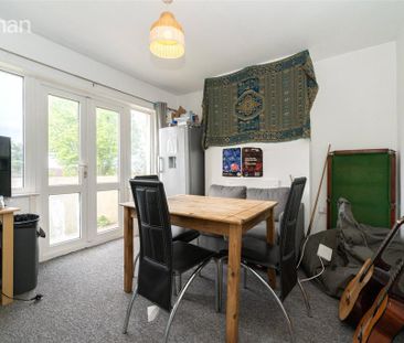 4 bedroom end of terrace house to rent - Photo 5